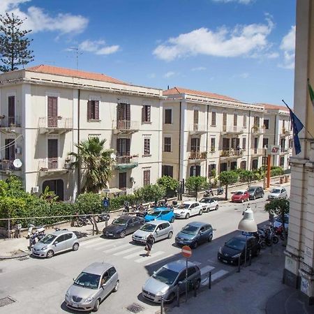 Casa Vacanze L'Altra Diaz Сиракуза Екстериор снимка